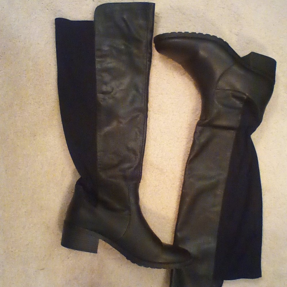 Black Knee high pull on boots